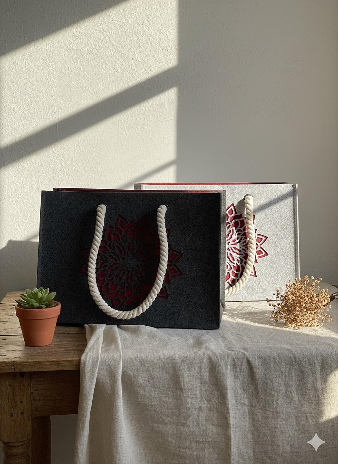 Шопер з фетру двошаровий, колекція «Сонях» — міцні м’які ручки, M/L, з кишенями і блискавкою