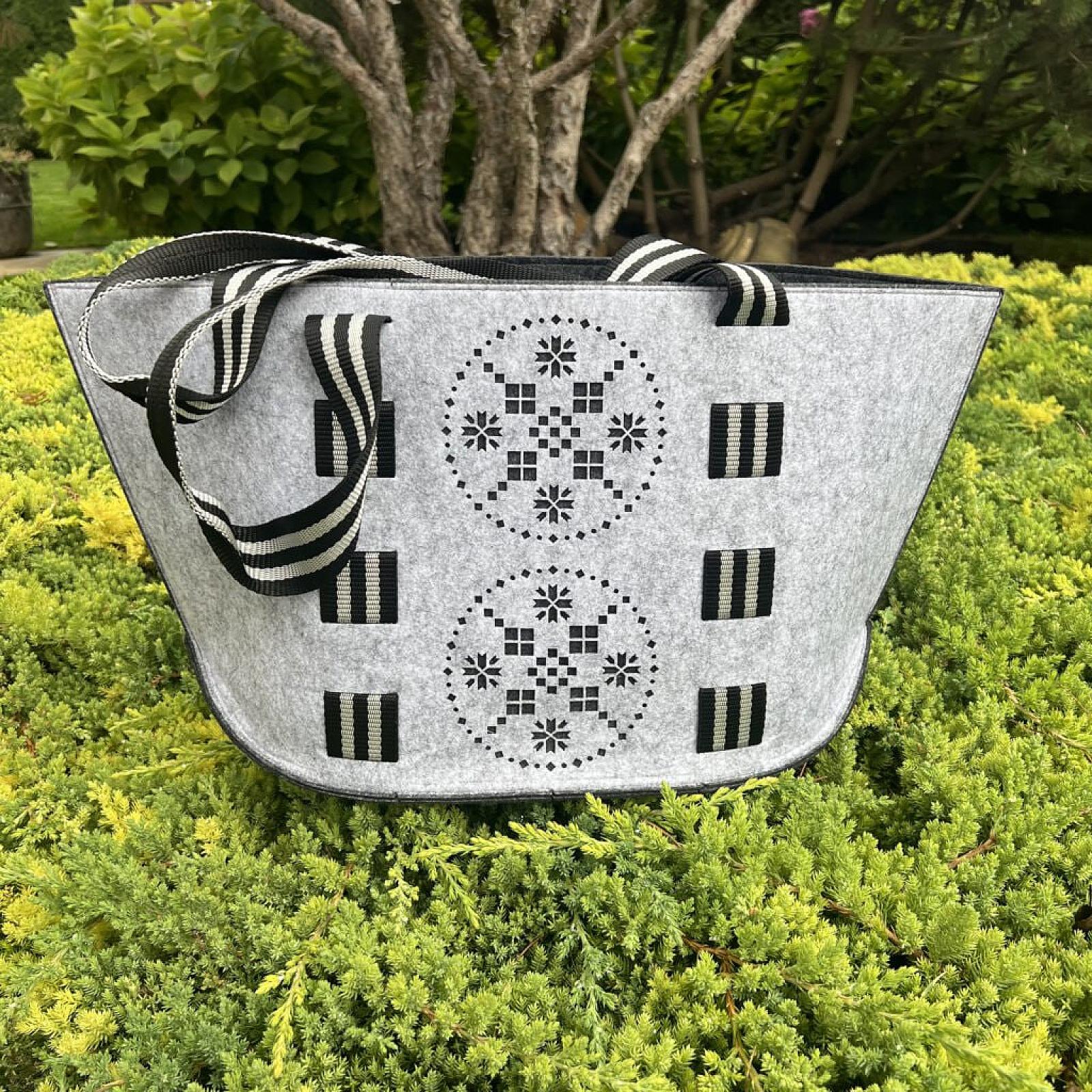 Шопер з фетру двошаровий, колекція «Оберіг» — міцні м’які ручки, M/L, з кишенями і блискавкою