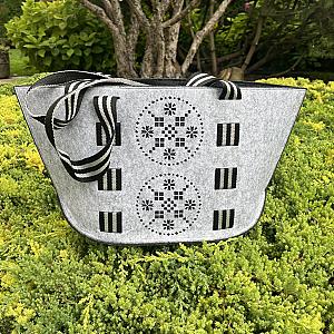 Шопер з фетру двошаровий, колекція «Оберіг» — міцні м’які ручки, M/L, з кишенями і блискавкою