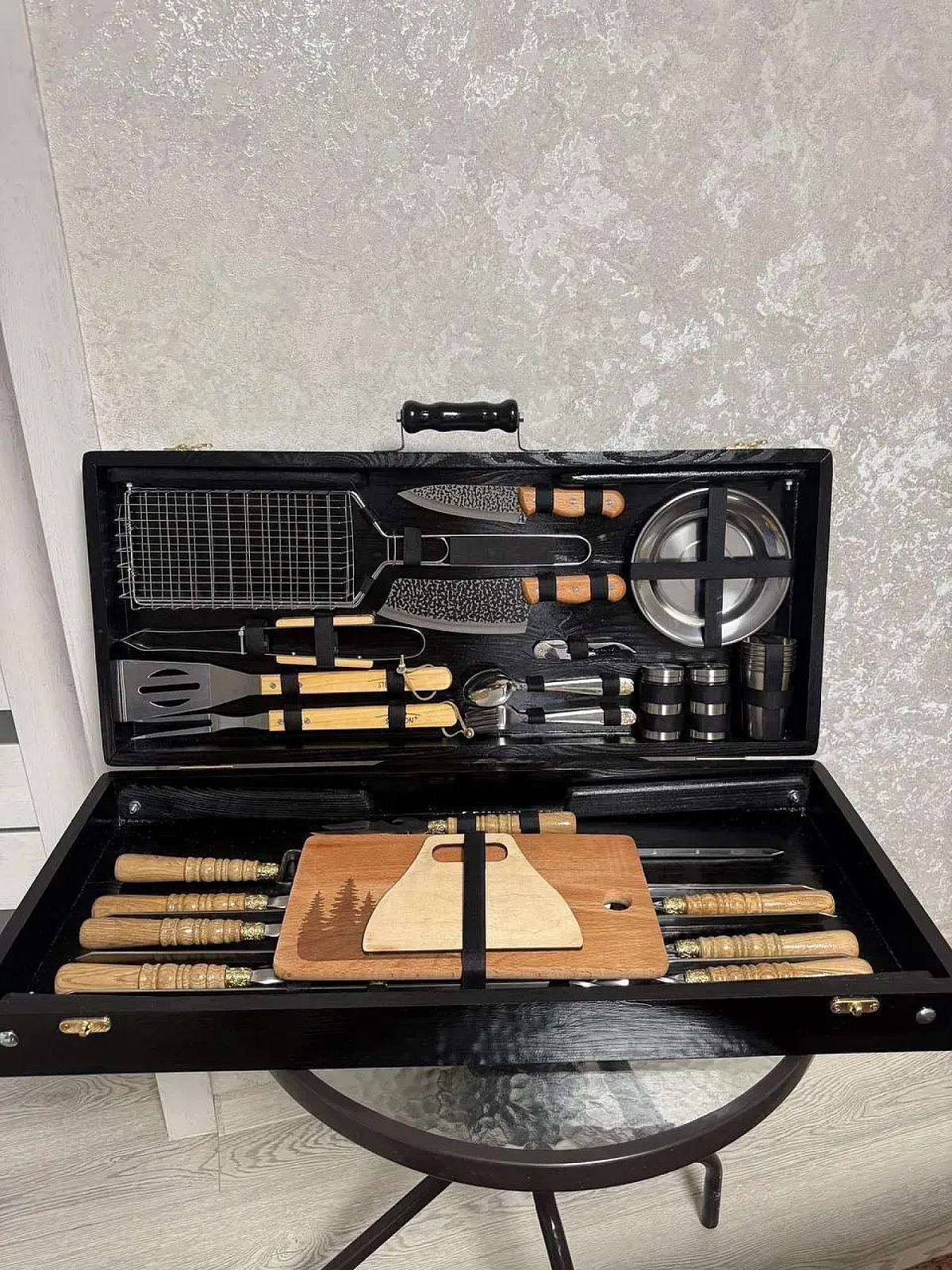 Дерев'яний кейс із набором шампурів «КОРОЛЬ ГРИЛЮ»