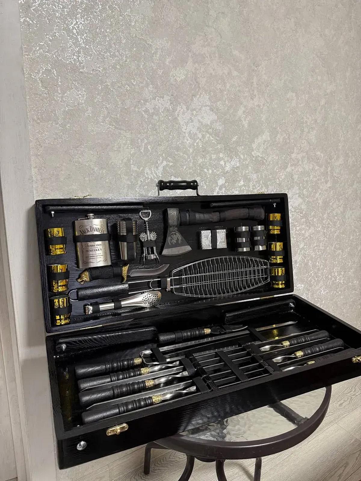 Дерев'яний кейс "50-й КАЛІБР" із набором шампурів