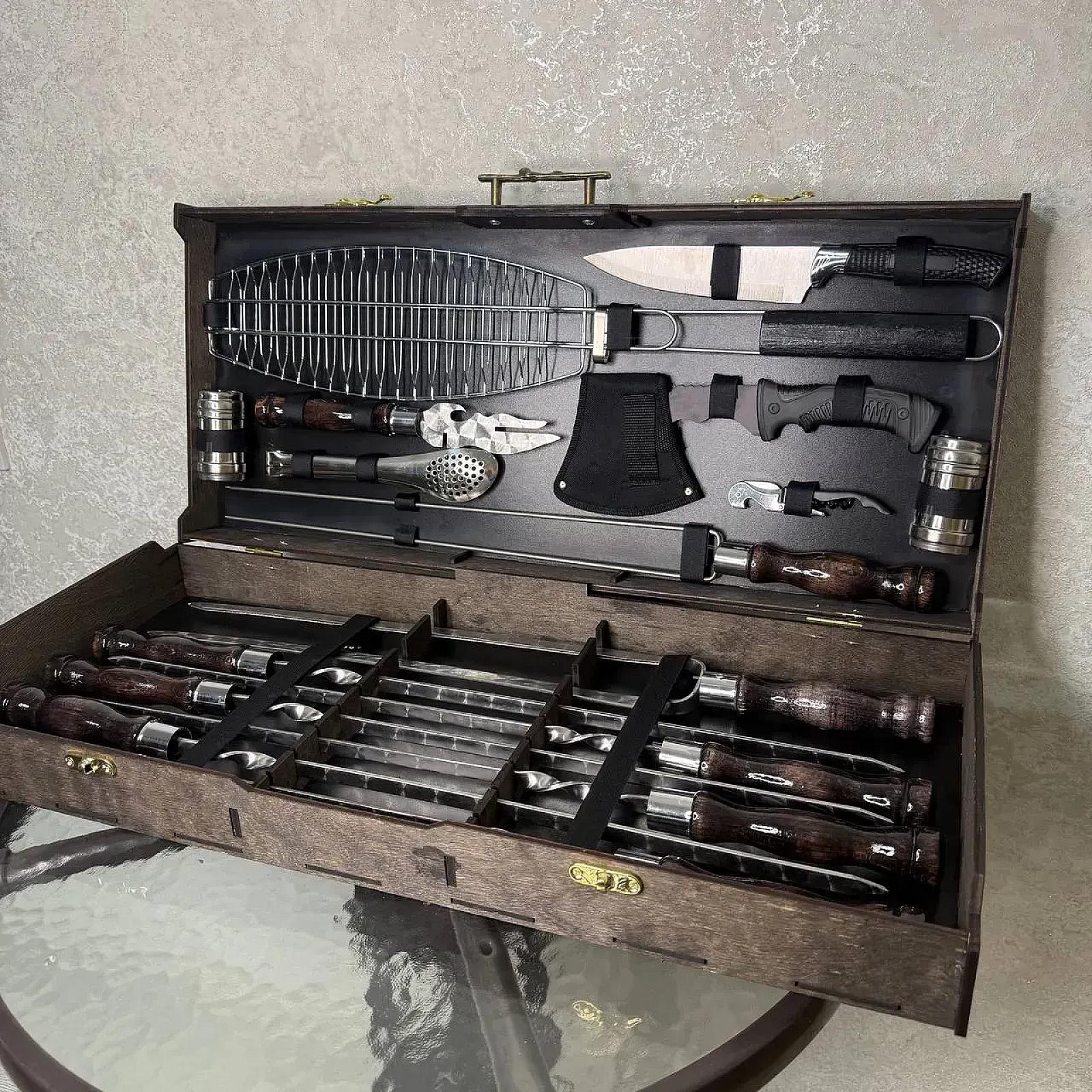 Кейс із фанери «CASE-15» з набором шампурів усередині