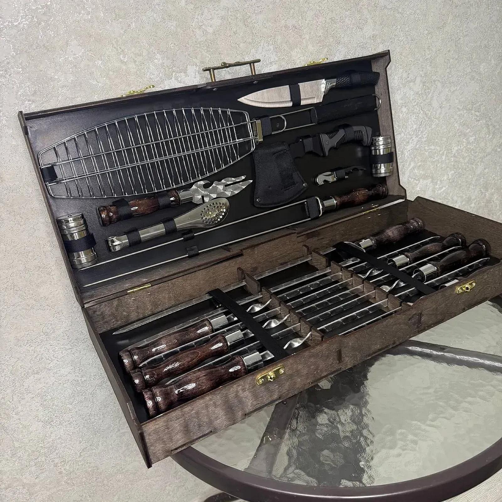 Кейс із фанери «CASE-15» з набором шампурів усередині