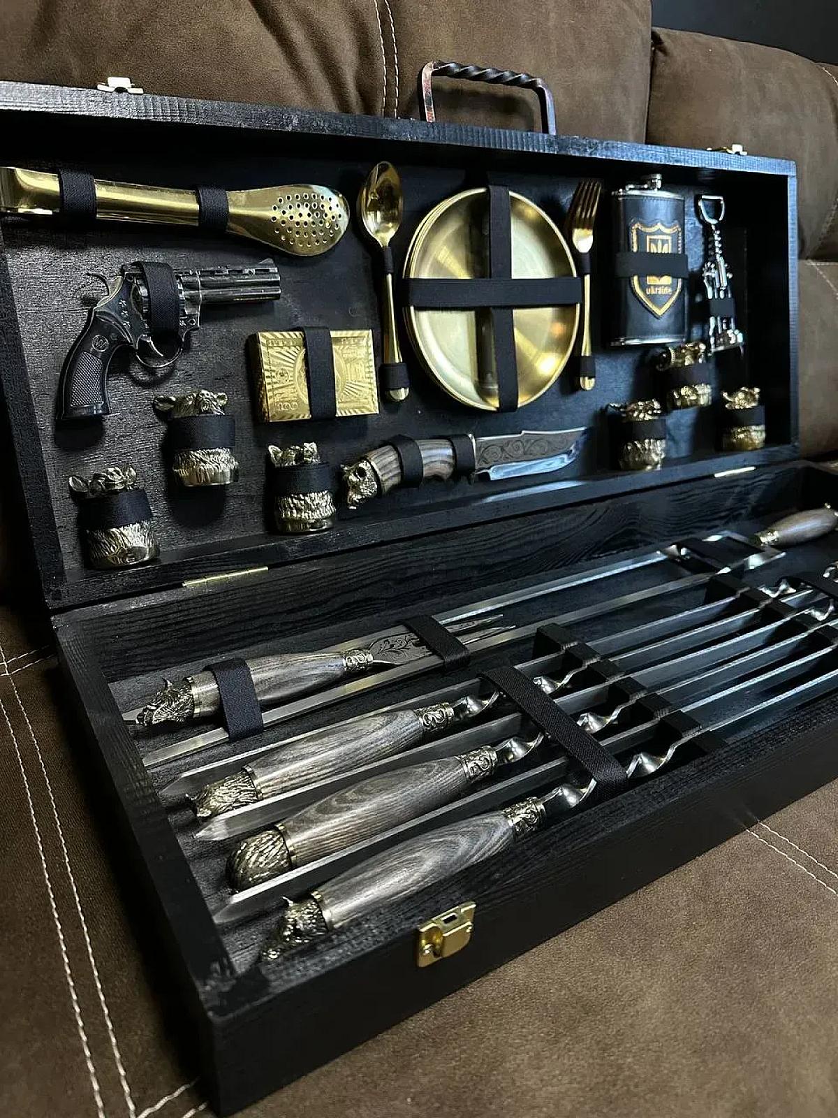 Кейс дерев’яний з набором шампурів «GOLD»