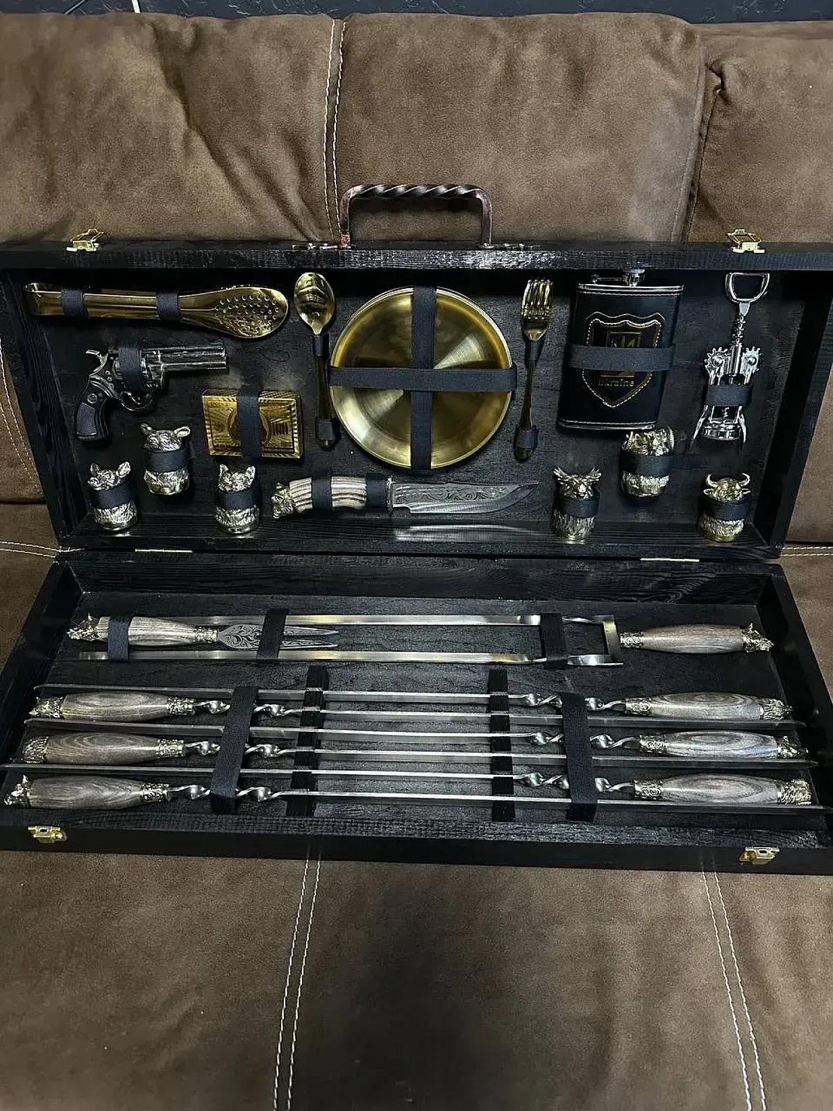 Кейс дерев’яний з набором шампурів «GOLD»