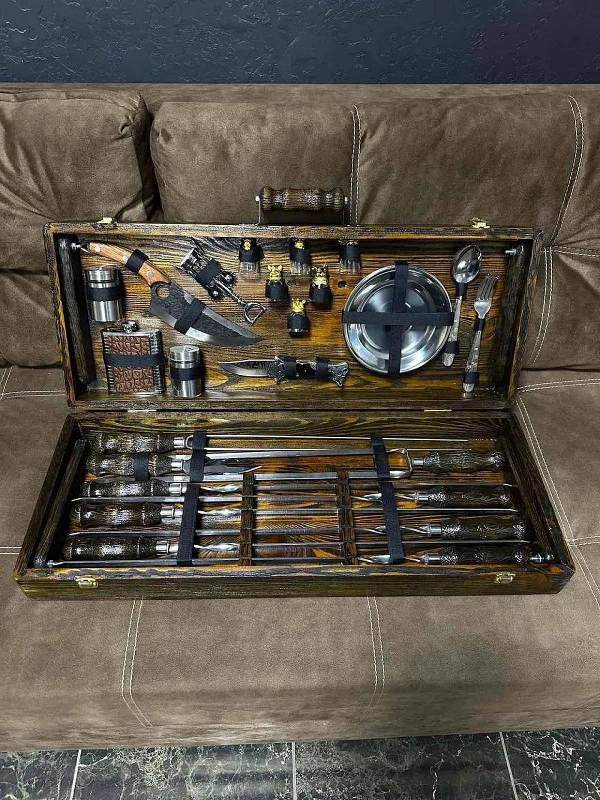 Кейс дерев'яний з набором шампурів "ГЛАДІАТОР"