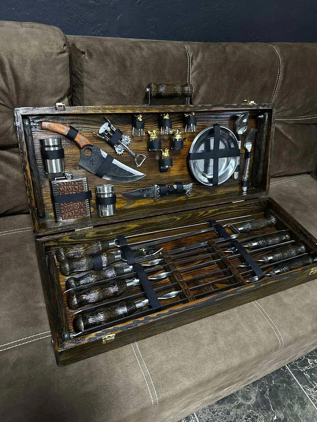 Кейс дерев'яний з набором шампурів "ГЛАДІАТОР"