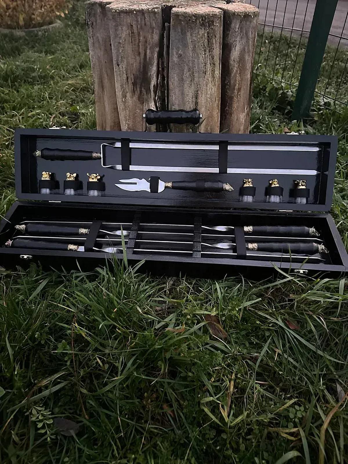 Дерев'яний кейс з набором шампурів "BLACK GOLD"