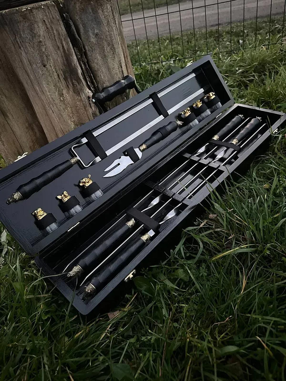 Дерев'яний кейс з набором шампурів "BLACK GOLD"