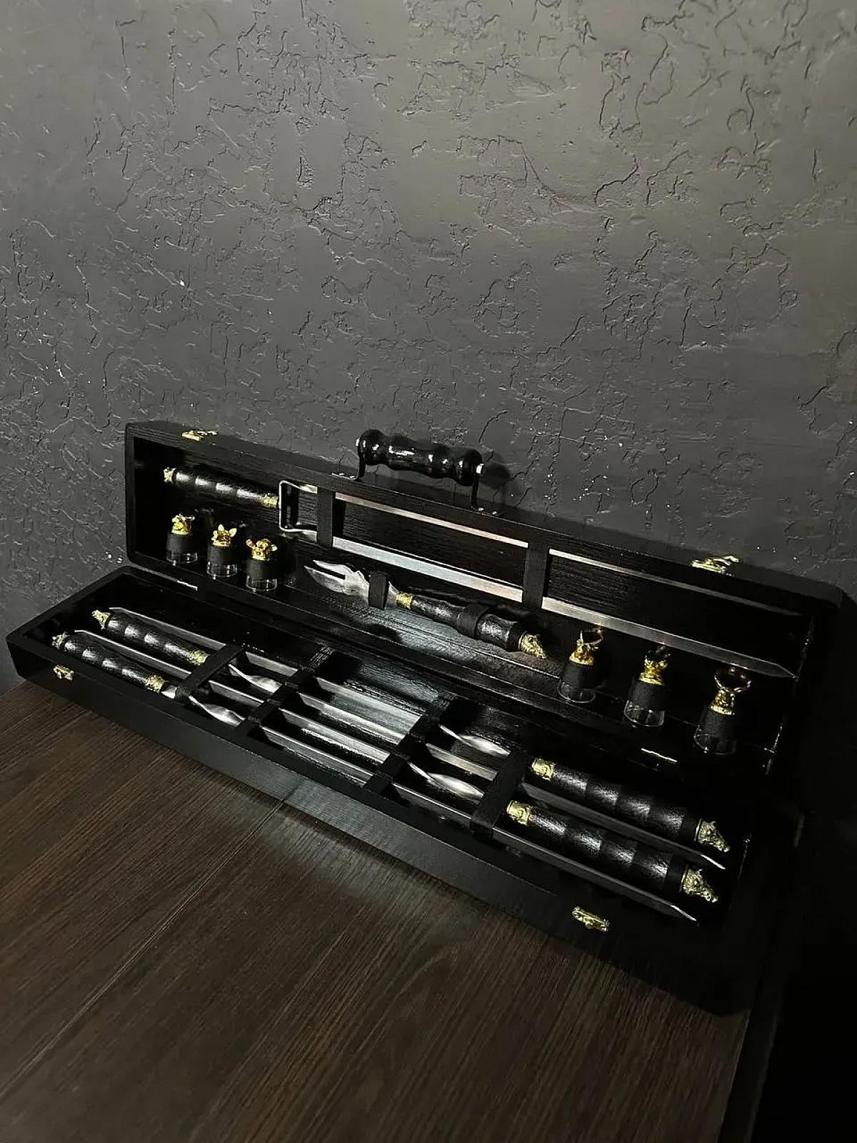 Дерев'яний кейс з набором шампурів "BLACK GOLD"