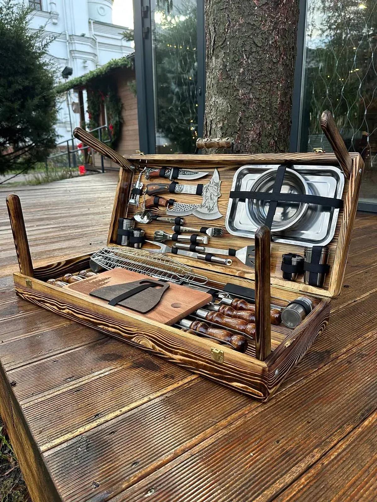 Набір шампурів «NEW Отаман» у кейсі з дерева