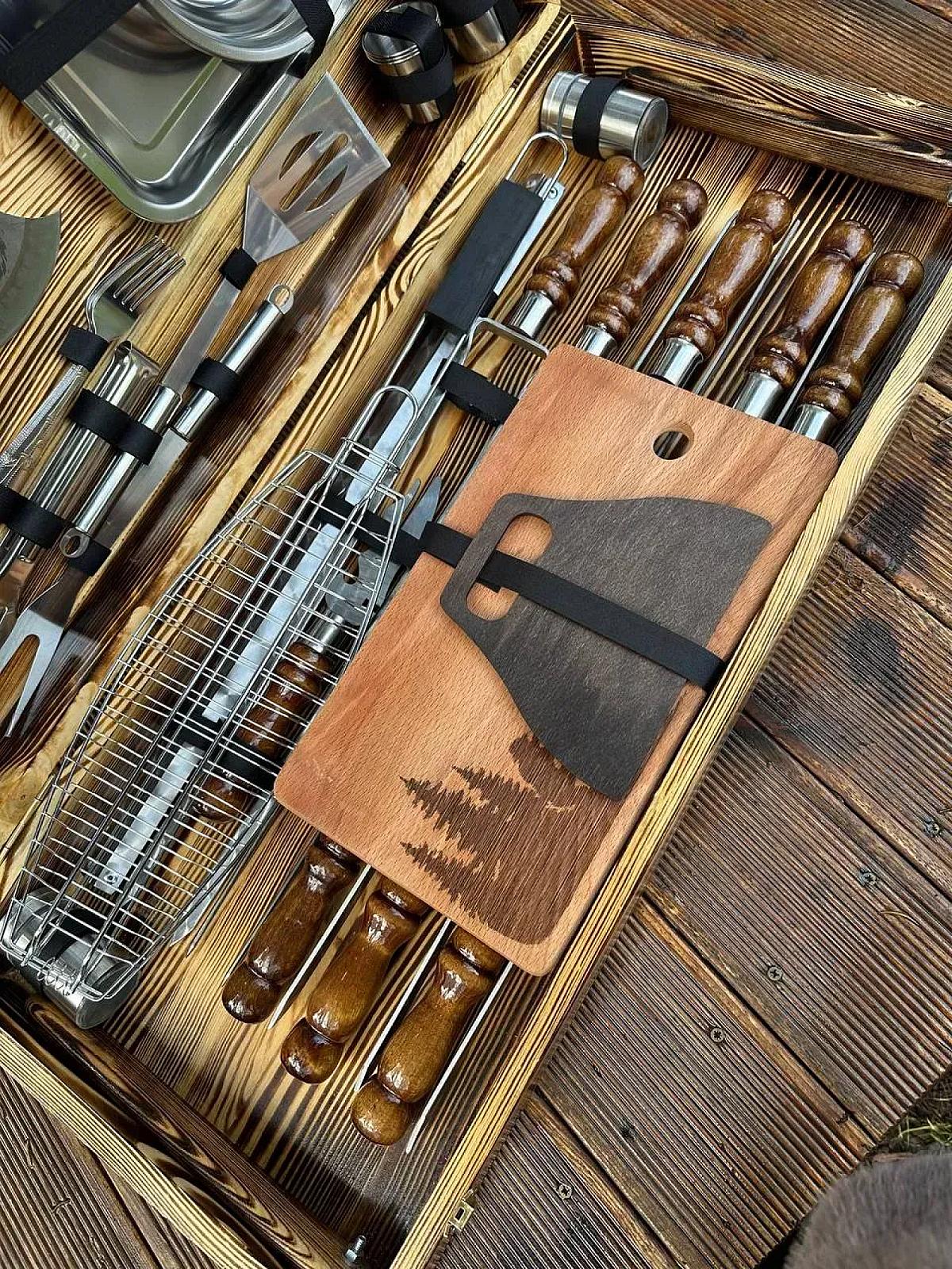 Набір шампурів «NEW Отаман» у кейсі з дерева