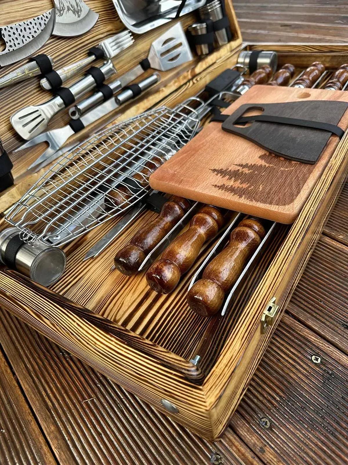 Набір шампурів «NEW Отаман» у кейсі з дерева