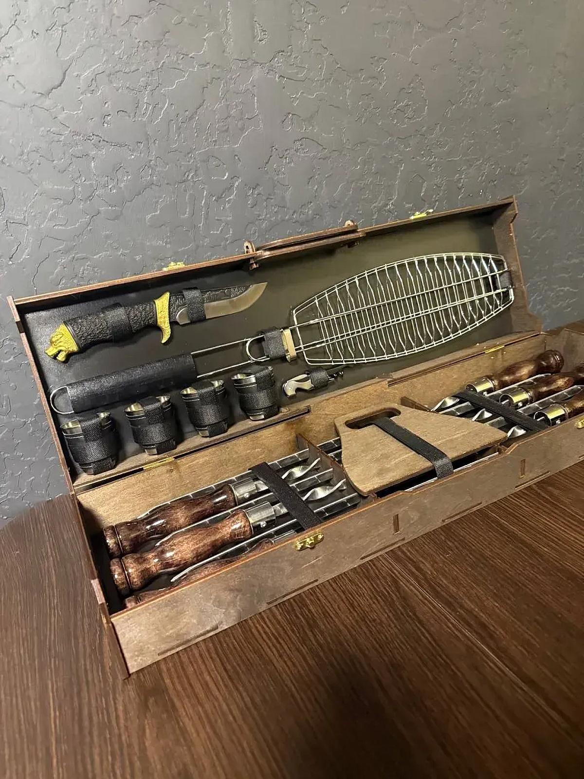 Кейс із фанери "Case-10" з набором шампурів