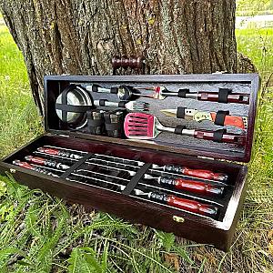 "ЮКОН" — набір шампурів у кейсі з дерева