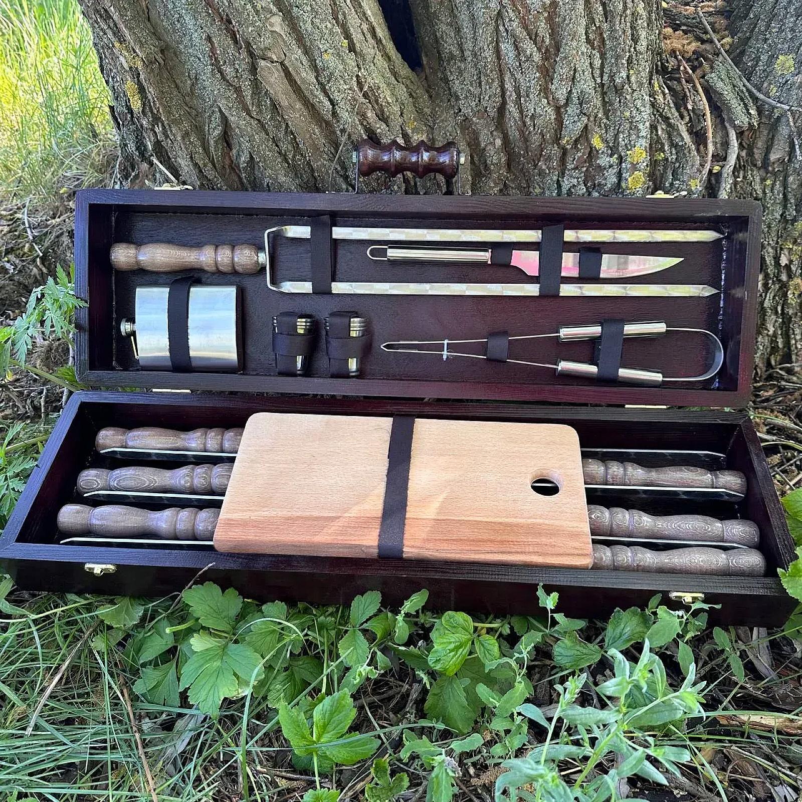 Дерев'яний кейс «ГУДВІН» із набором шампурів