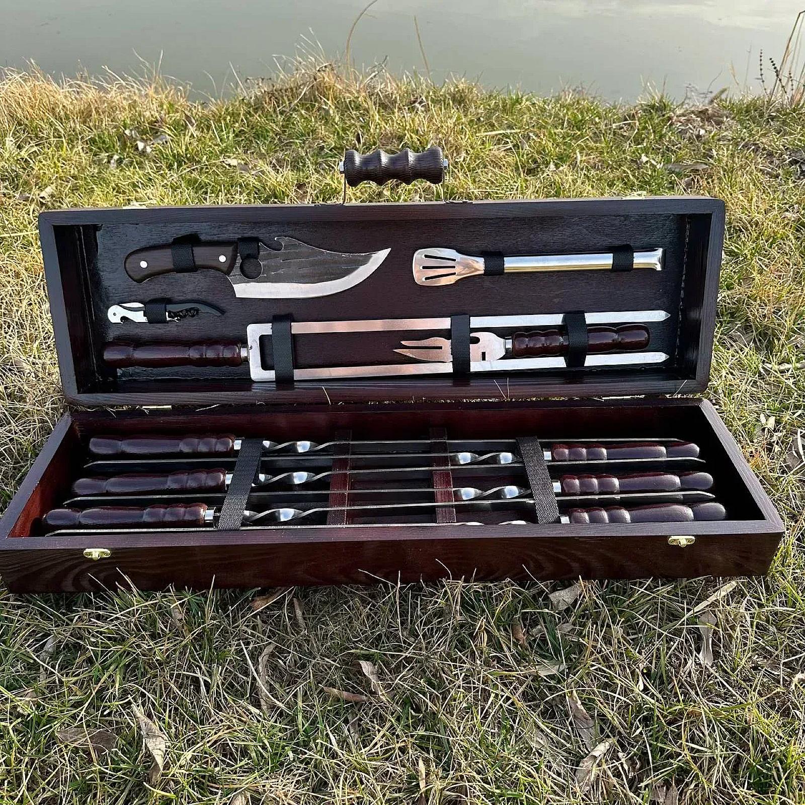 Дерев’яний кейс «ГРЕЙ» з набором шампурів