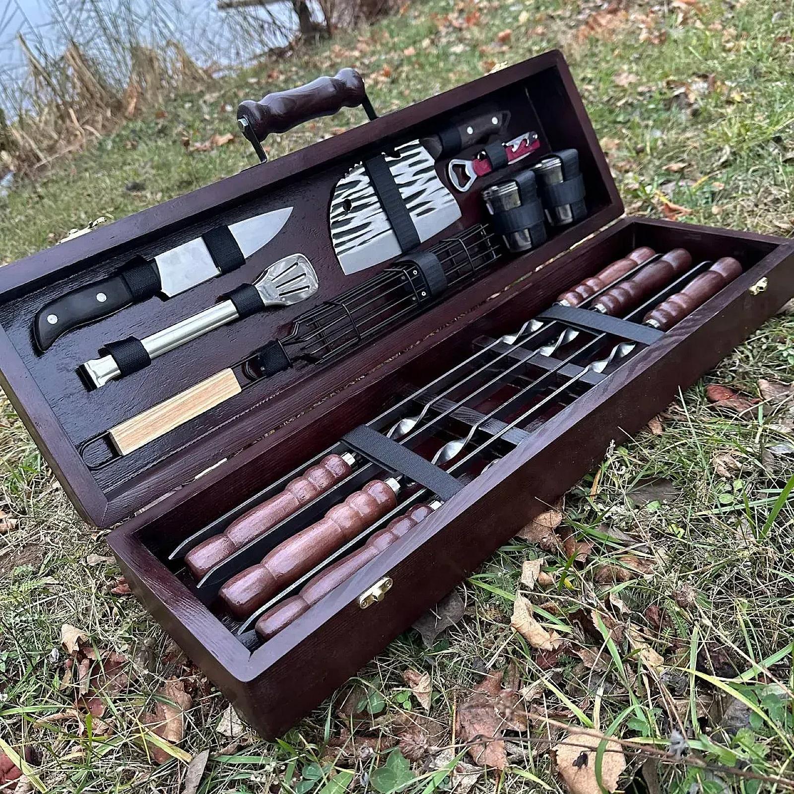 Дерев’яний кейс «ГРИЗЛІ» з набором шампурів