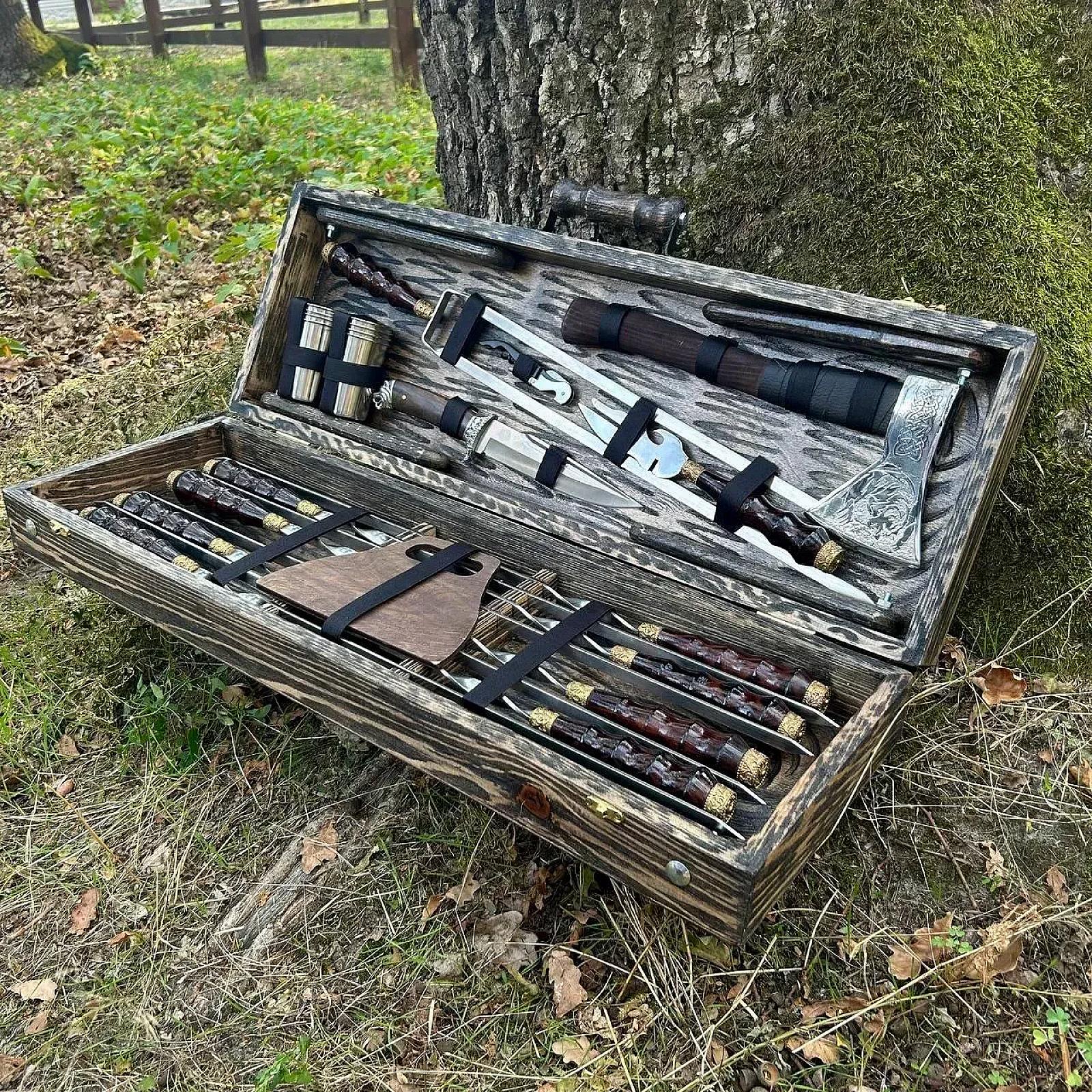 Дерев'яний кейс із набором шампурів «АВАНГАРД»