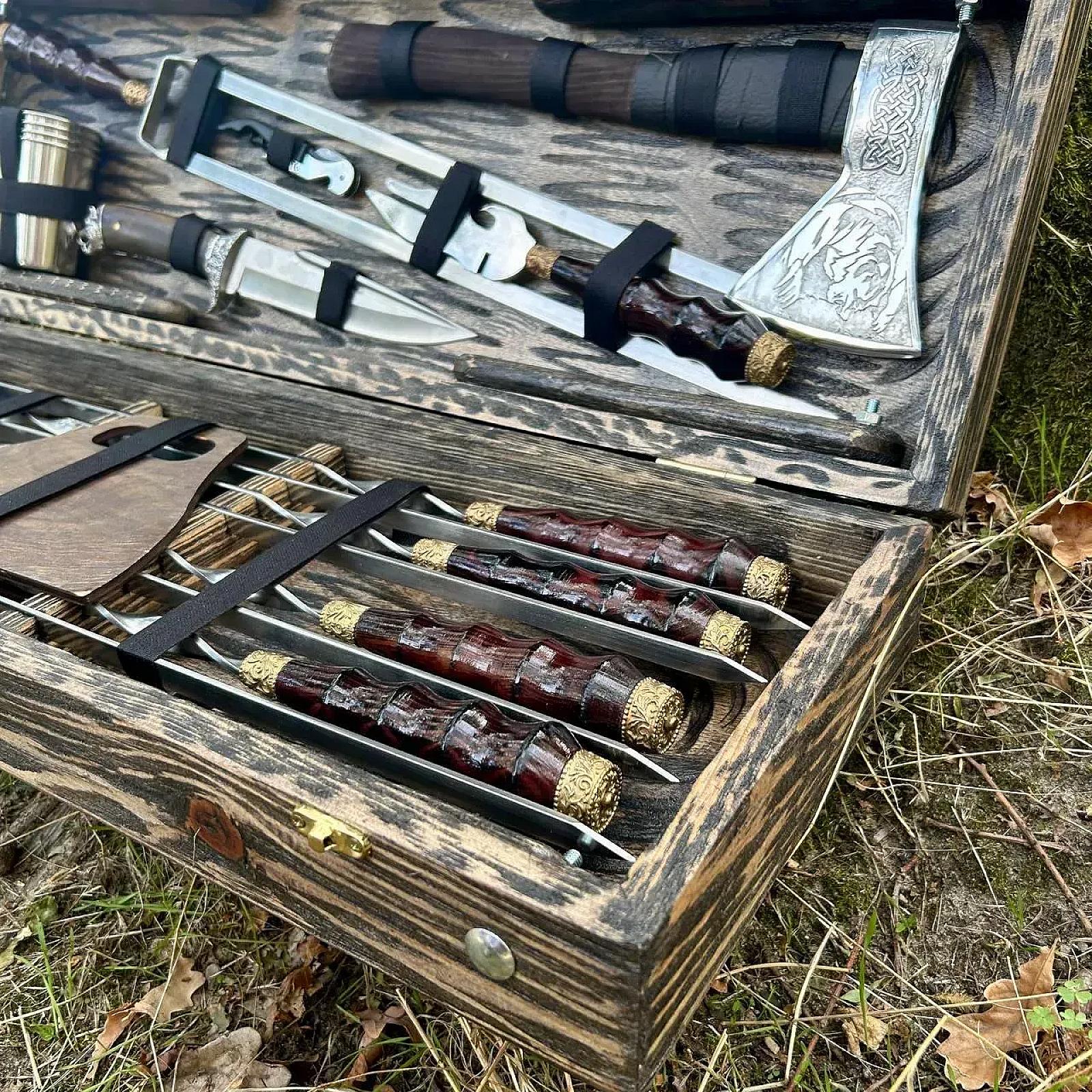 Дерев'яний кейс із набором шампурів «АВАНГАРД»