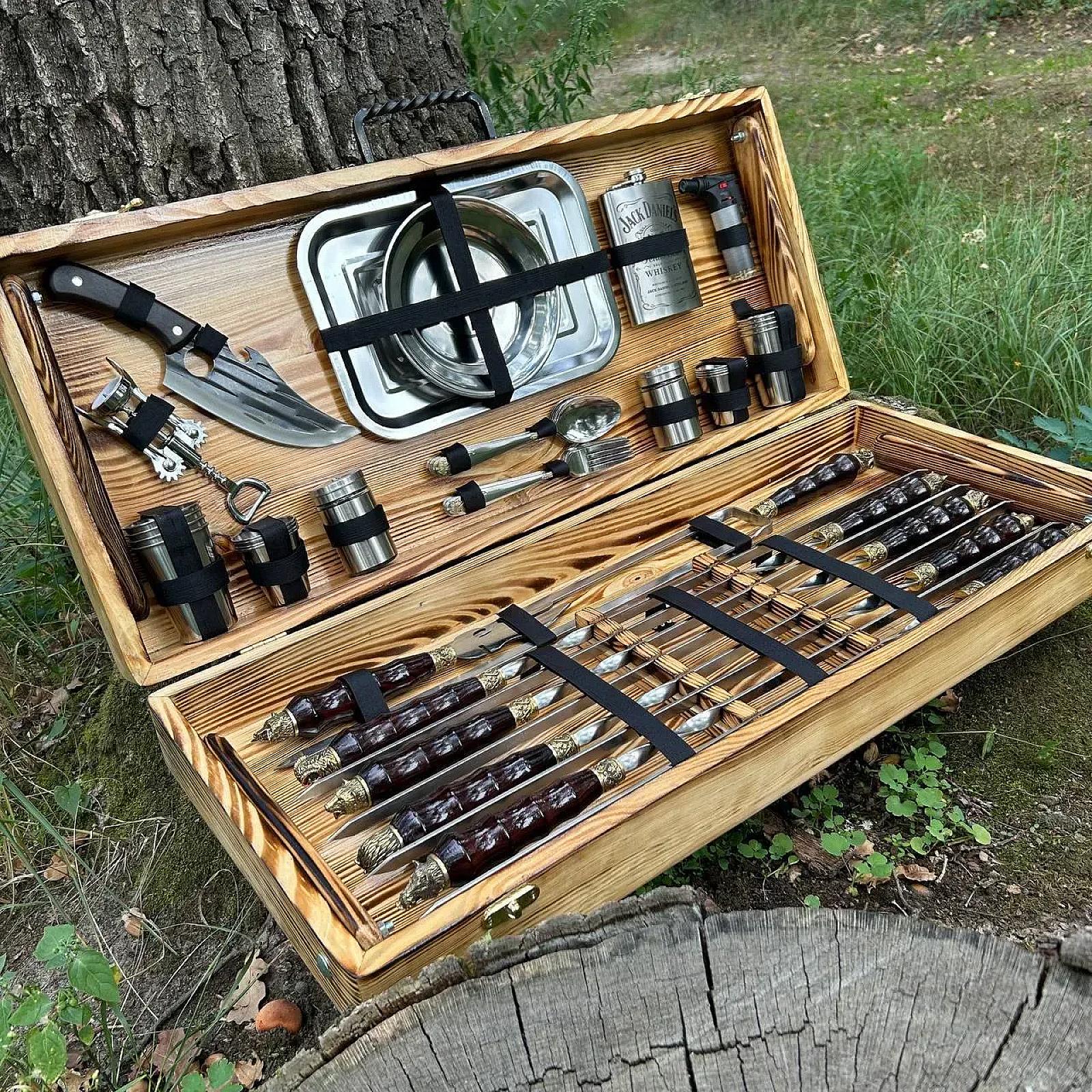 Дерев'яний кейс із набором шампурів «ЗОДІАК»