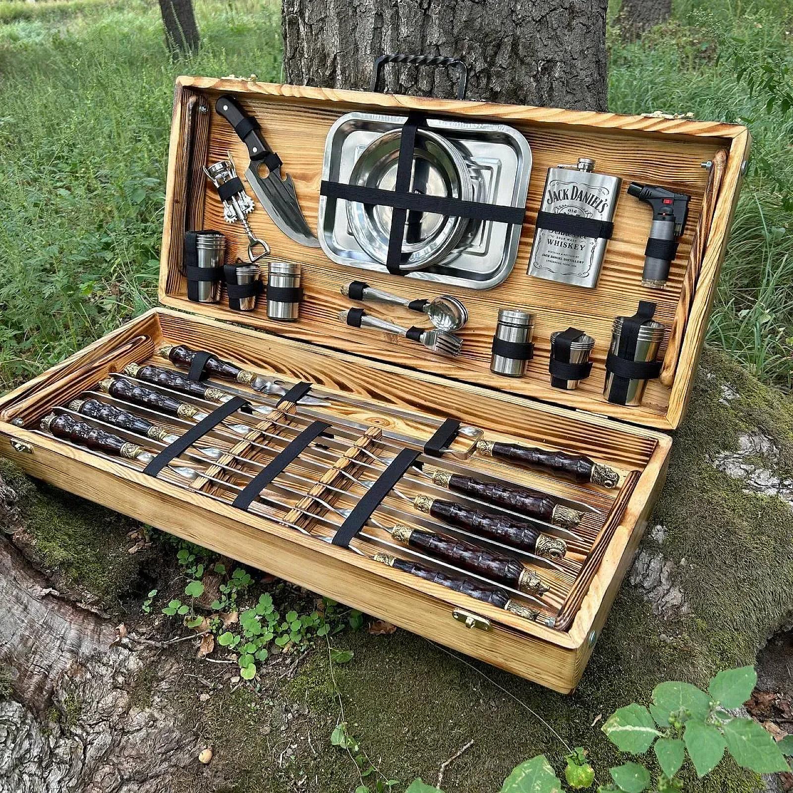 Дерев'яний кейс із набором шампурів «ЗОДІАК»