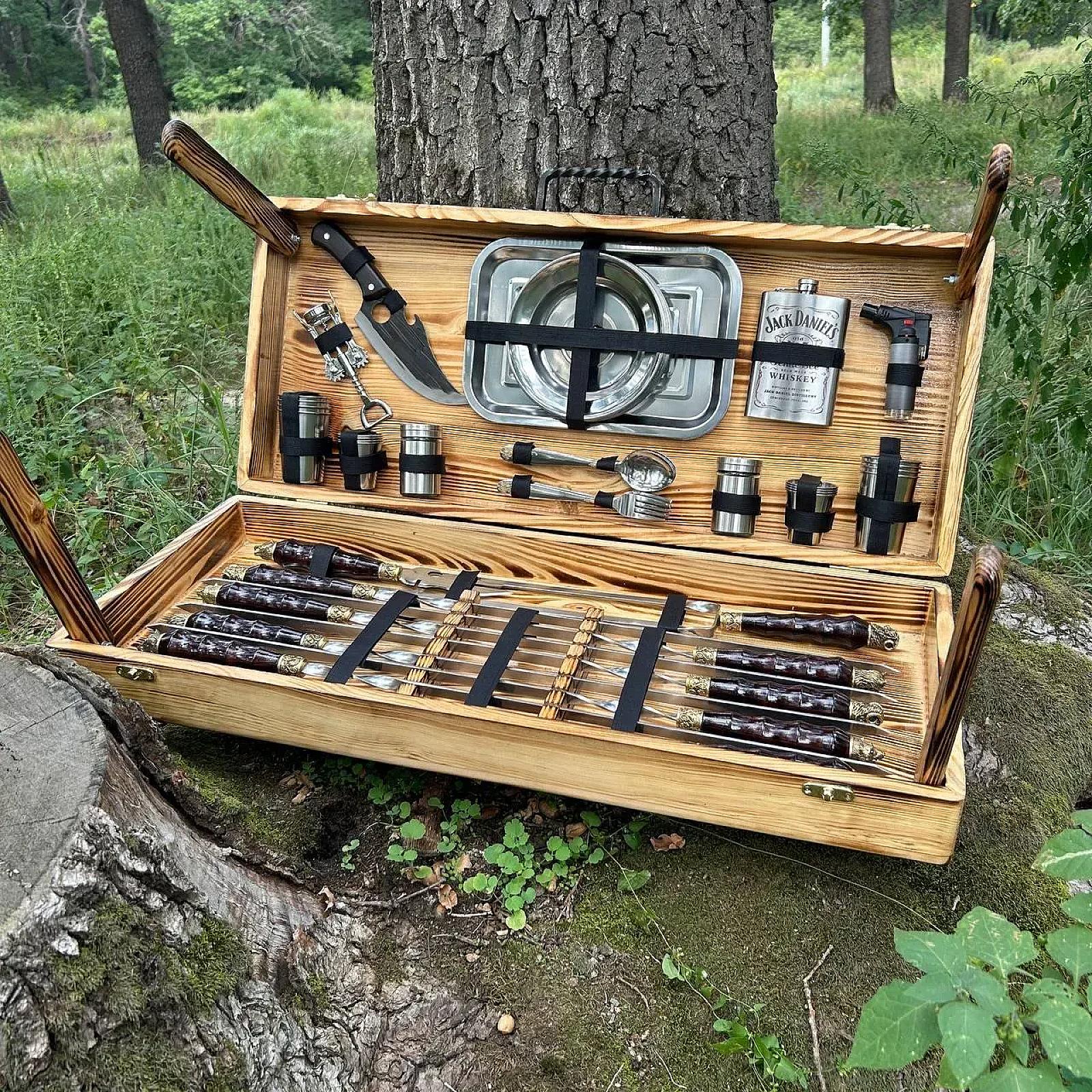 Дерев'яний кейс із набором шампурів «ЗОДІАК»