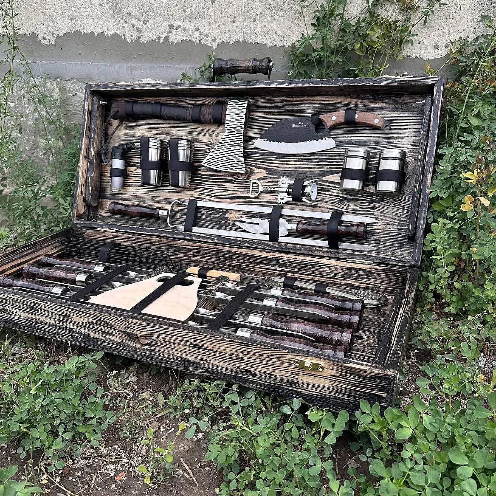 Кейс дерев’яний з набором шампурів «МОНАРХ»