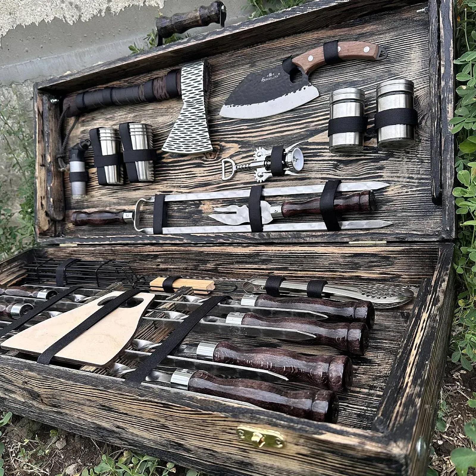 Кейс дерев’яний з набором шампурів «МОНАРХ»