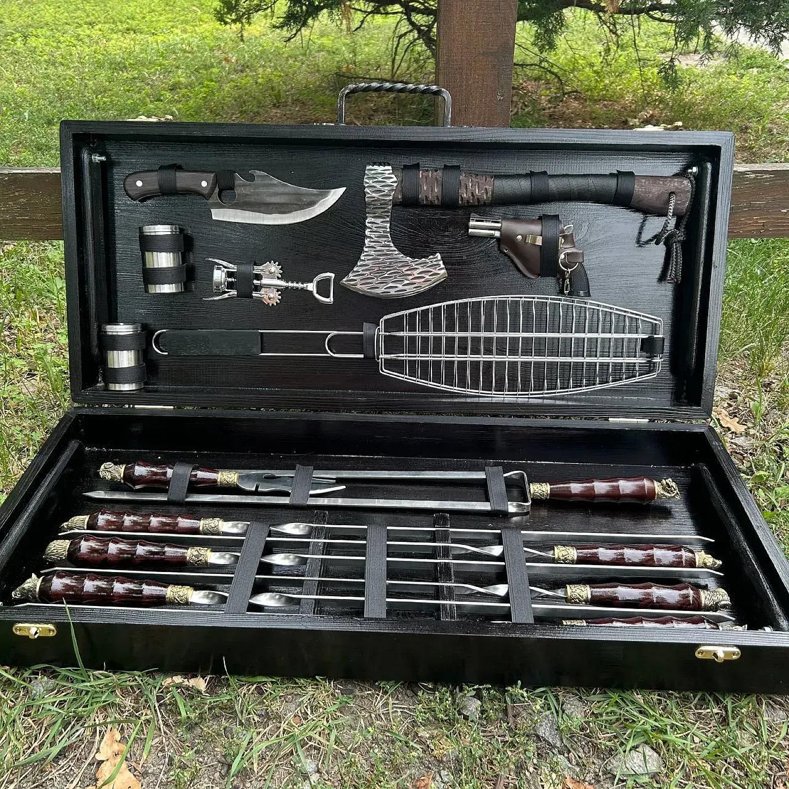 Кейс дерев'яний з набором шампурів «ЛІДЕР»