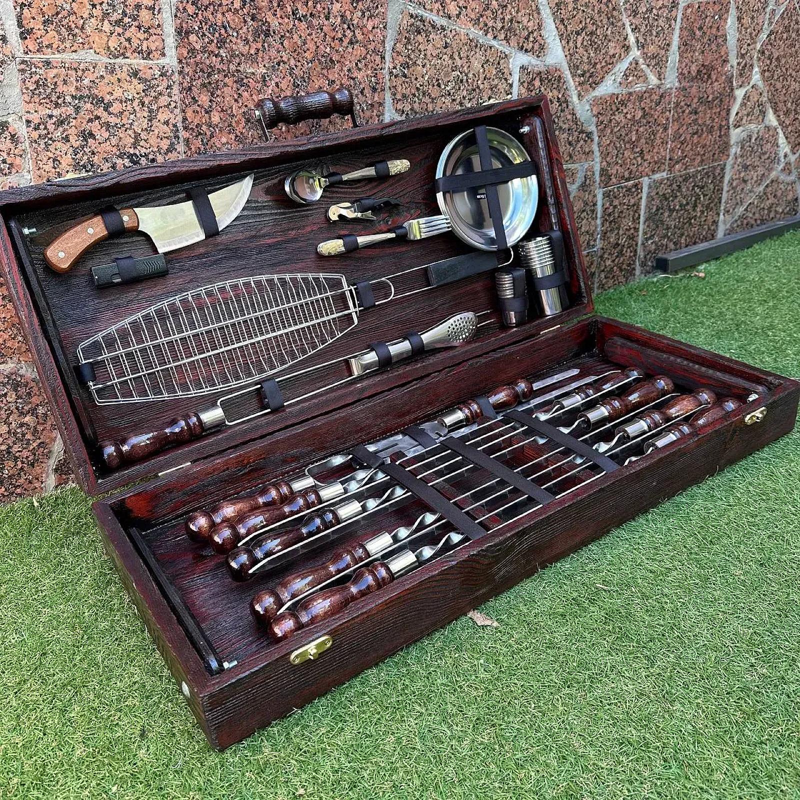 Кейс дерев'яний з набором шампурів "ПРЕМІЯ"