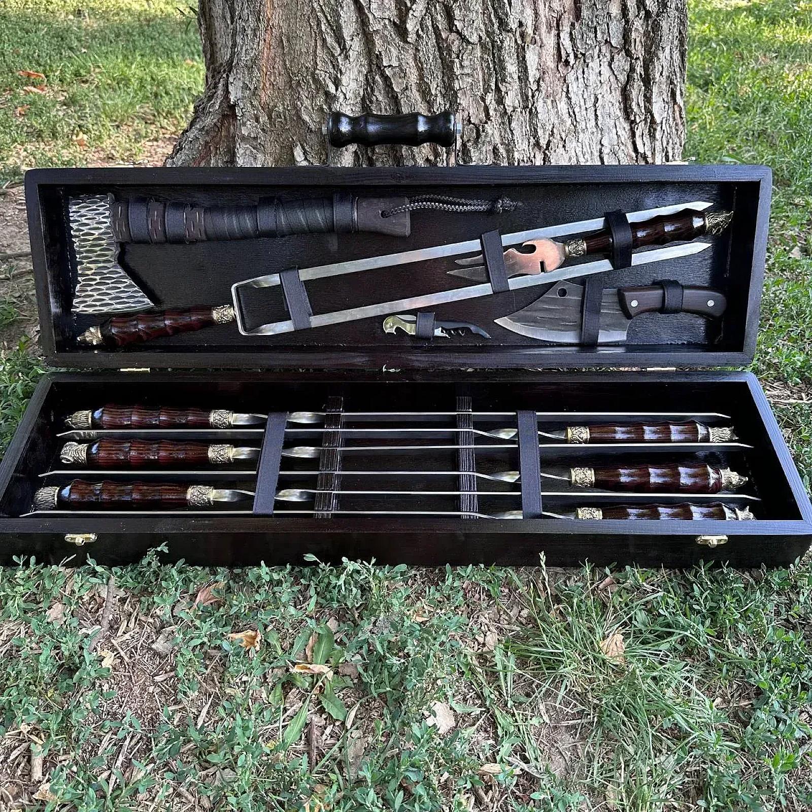 «ТОТЕМ МИСЛИВЦЯ»: набір шампурів у кейсі з дерева