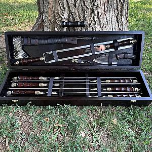 «ТОТЕМ МИСЛИВЦЯ»: набір шампурів у кейсі з дерева