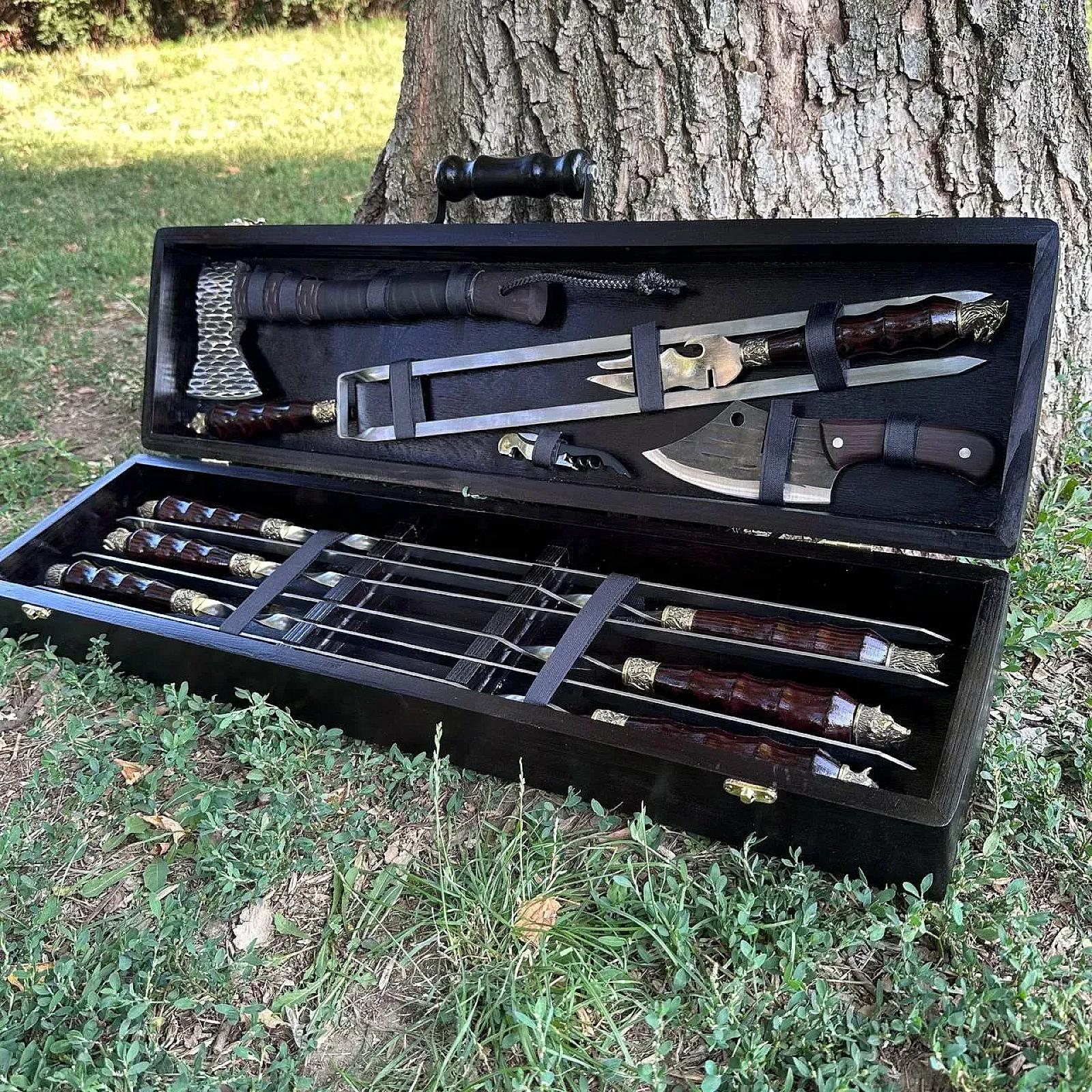 «ТОТЕМ МИСЛИВЦЯ»: набір шампурів у кейсі з дерева