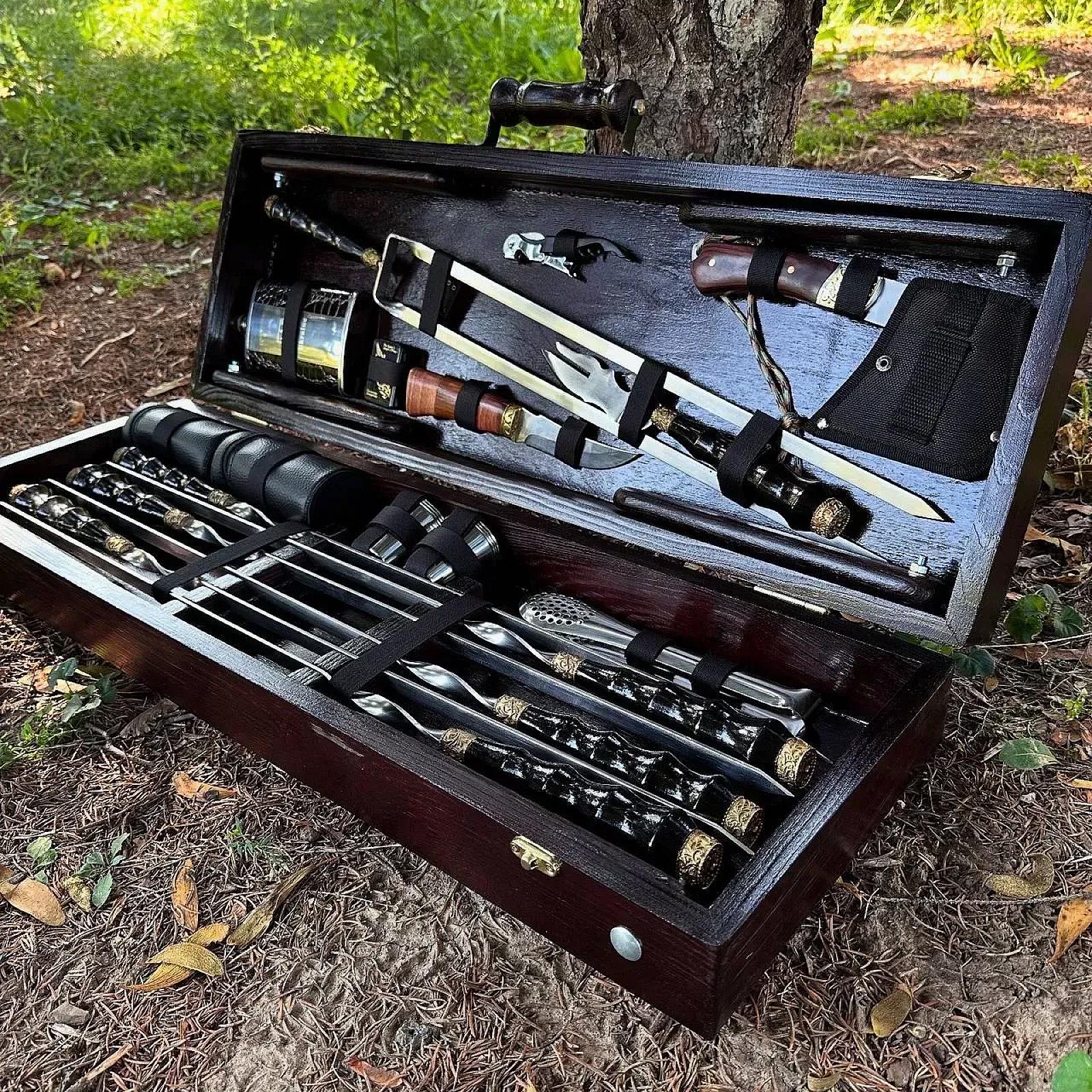 Кейс дерев'яний "ТРОФЕЙ КОЗАКА" з набором шампурів