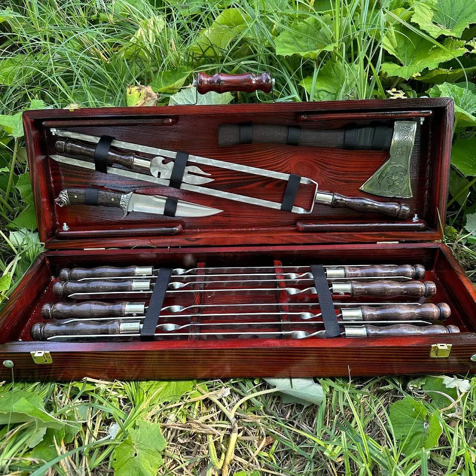 Кейс дерев’яний з набором шампурів «БАГРЯНИЙ»