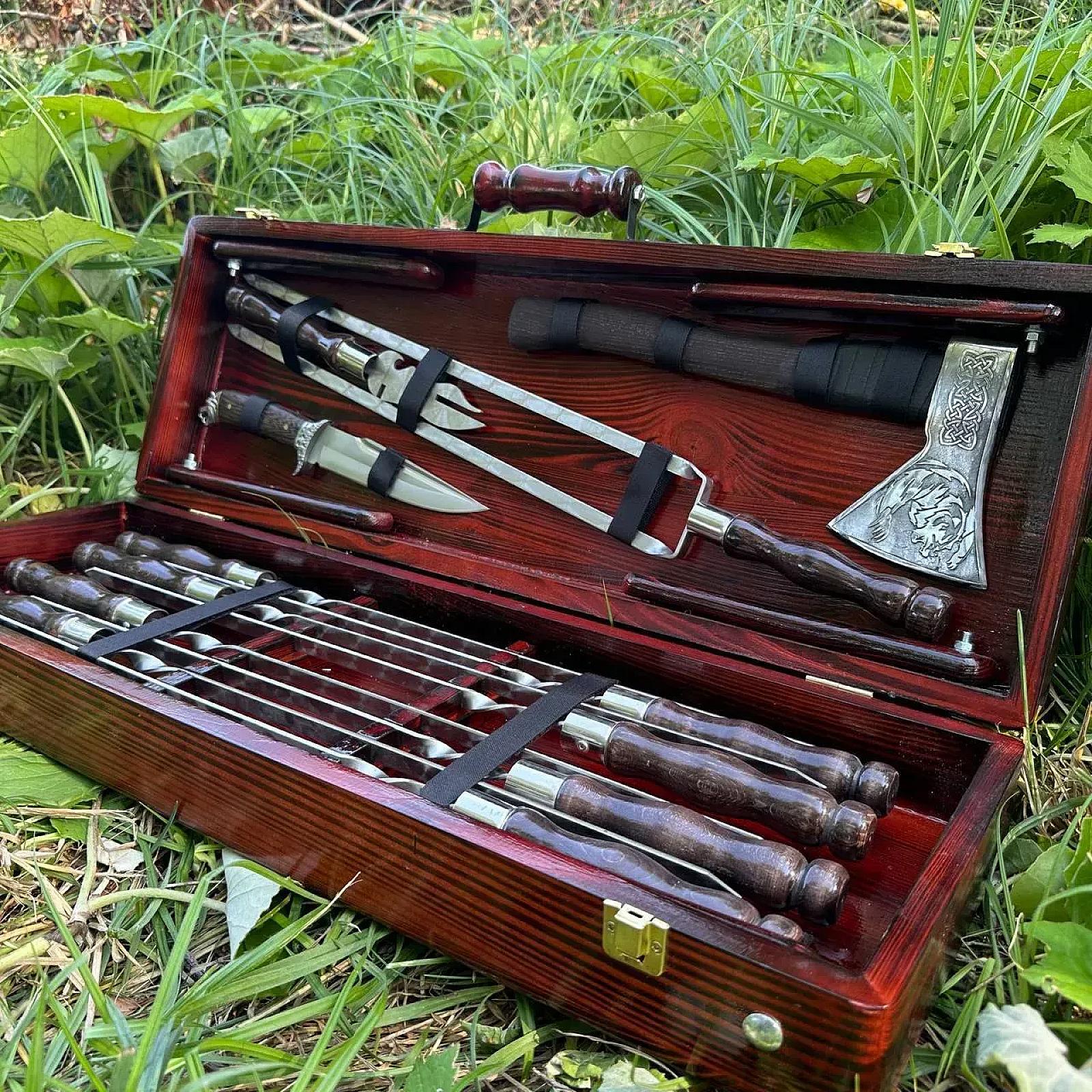 Кейс дерев’яний з набором шампурів «БАГРЯНИЙ»