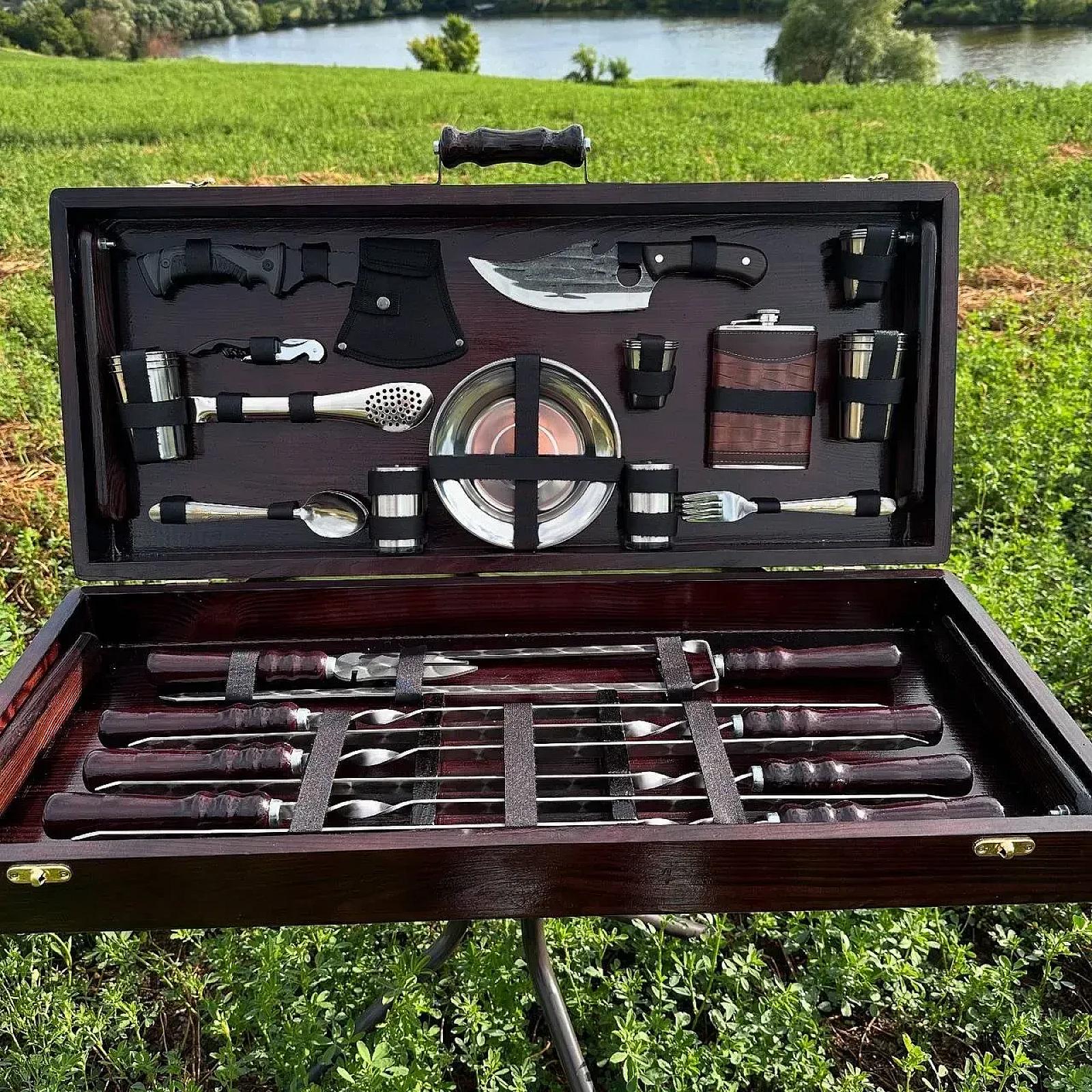 Набір шампурів «СОБОЛЬ» у кейсі з дерева