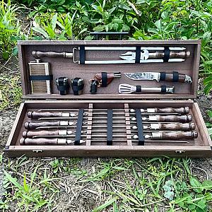 Кейс дерев'яний «СОКІЛ» з набором шампурів