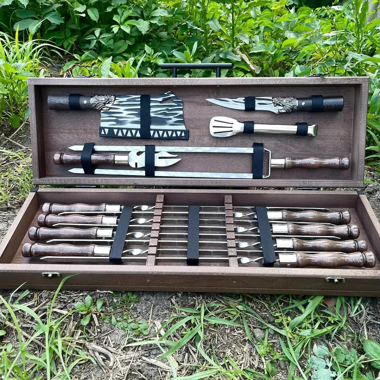 Кейс дерев'яний з набором шампурів «ТРІУМФ»