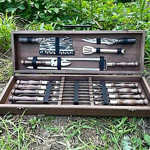 Кейс дерев'яний з набором шампурів «ТРІУМФ»