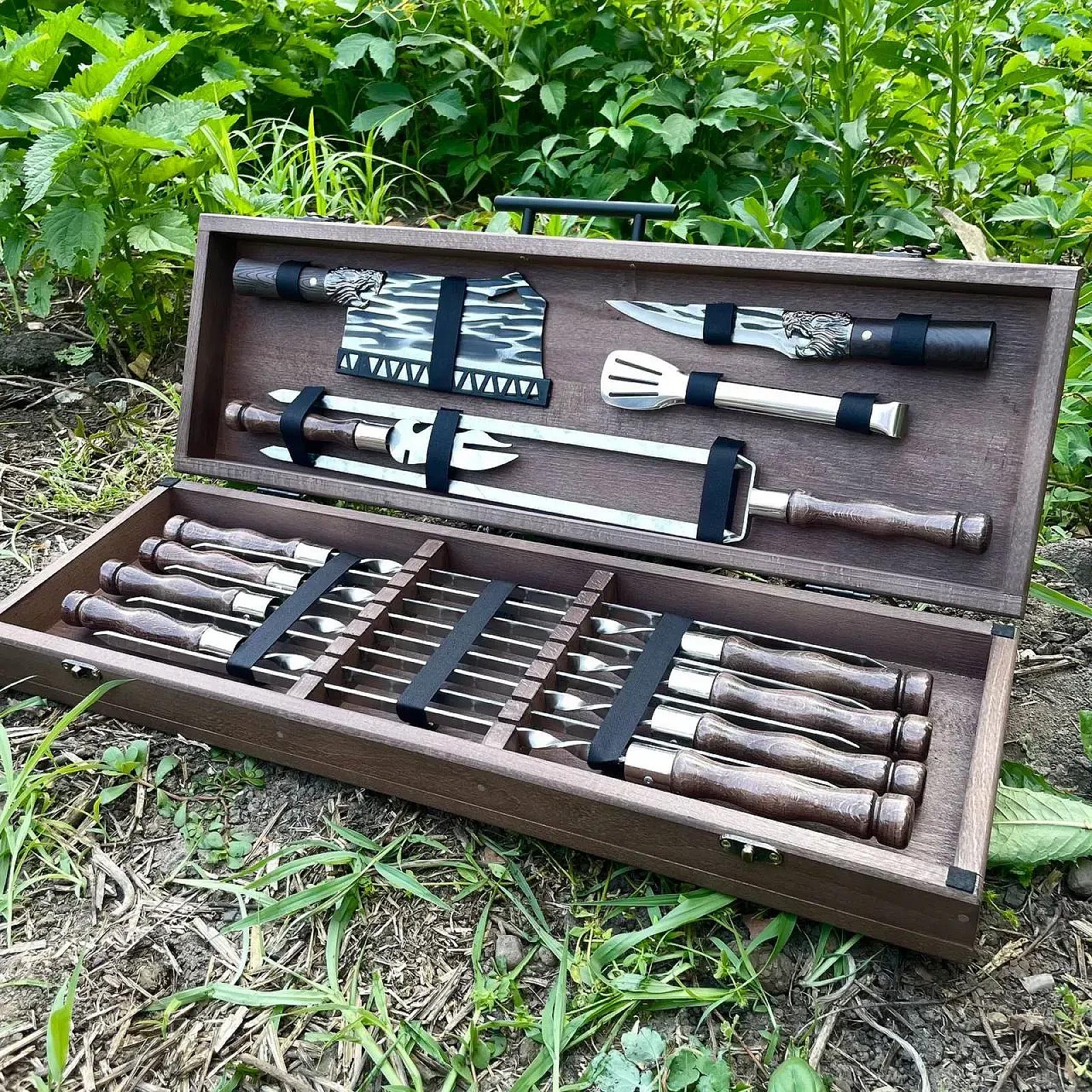 Кейс дерев'яний з набором шампурів «ТРІУМФ»