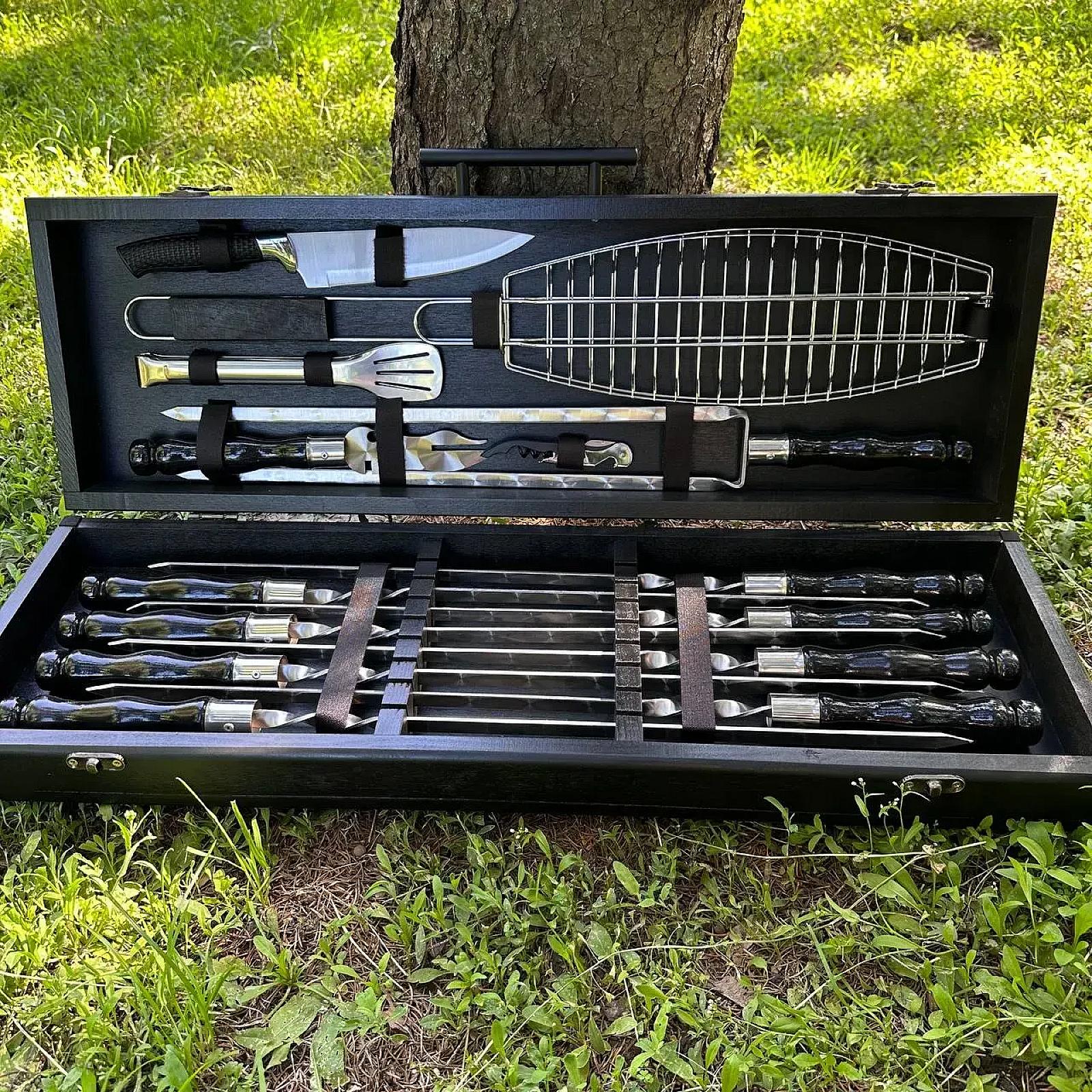 Набір шампурів  «ЧЕЛСІ» у кейсі з дерева