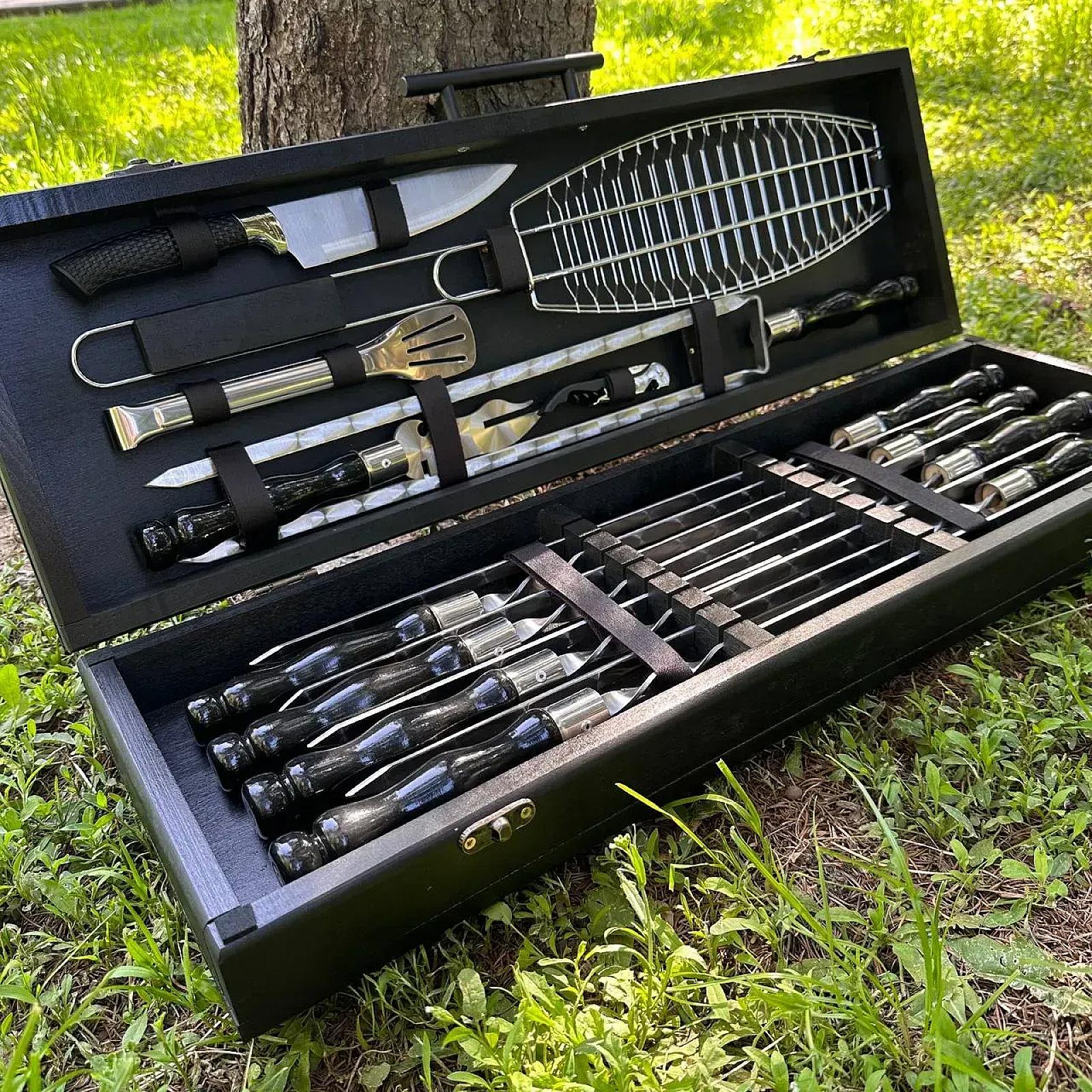 Набір шампурів  «ЧЕЛСІ» у кейсі з дерева