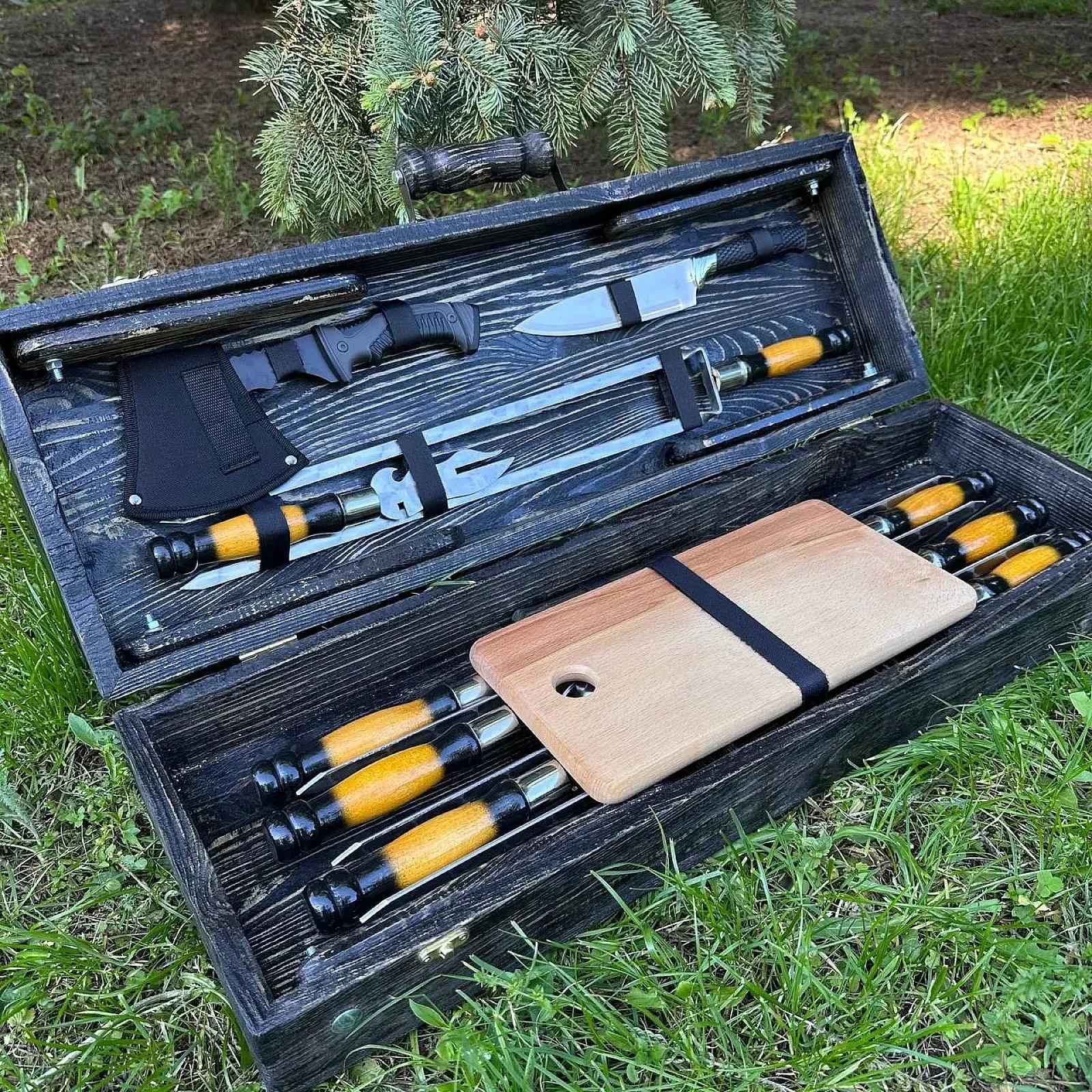 Кейс дерев'яний з набором шампурів «САПСАН»