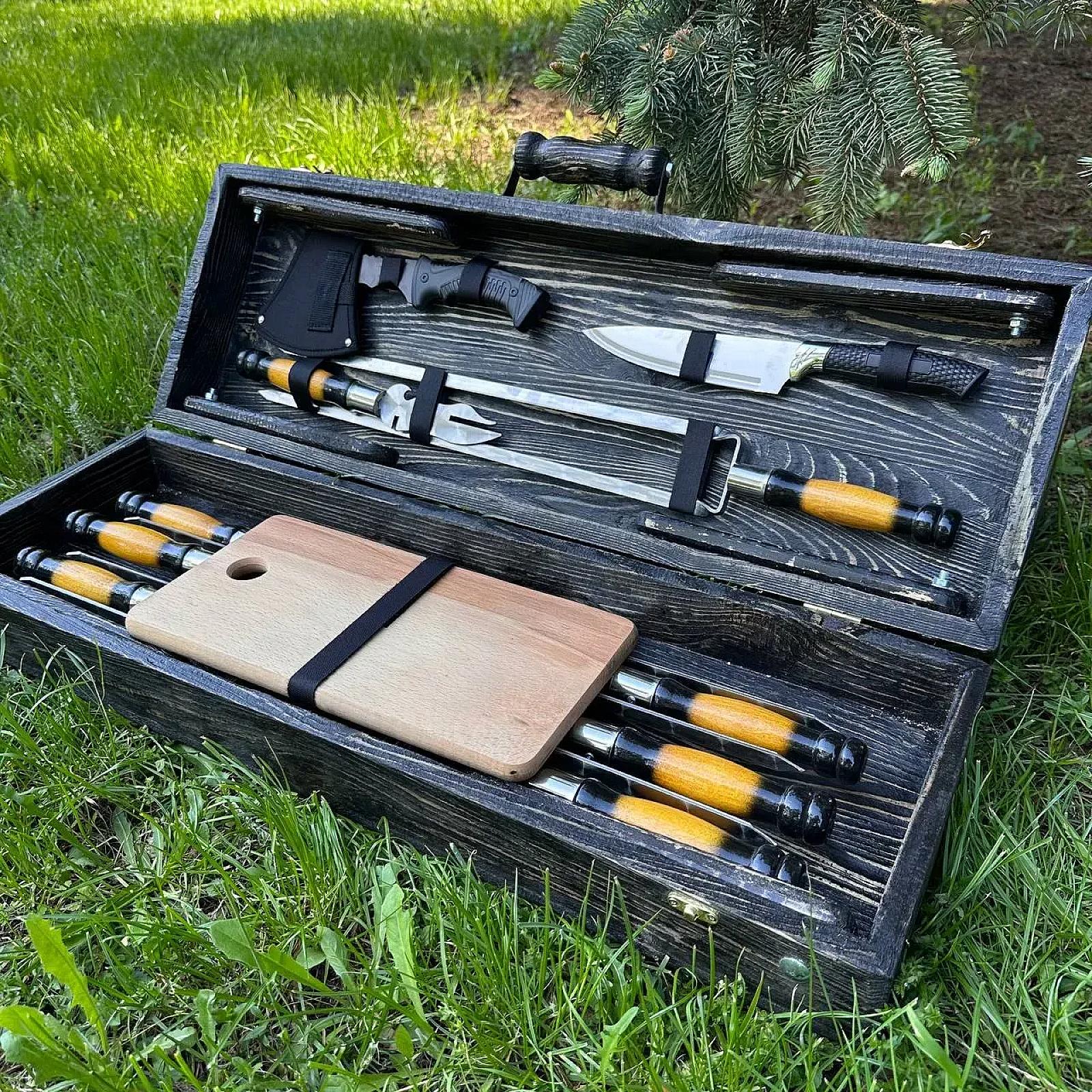 Кейс дерев'яний з набором шампурів «САПСАН»