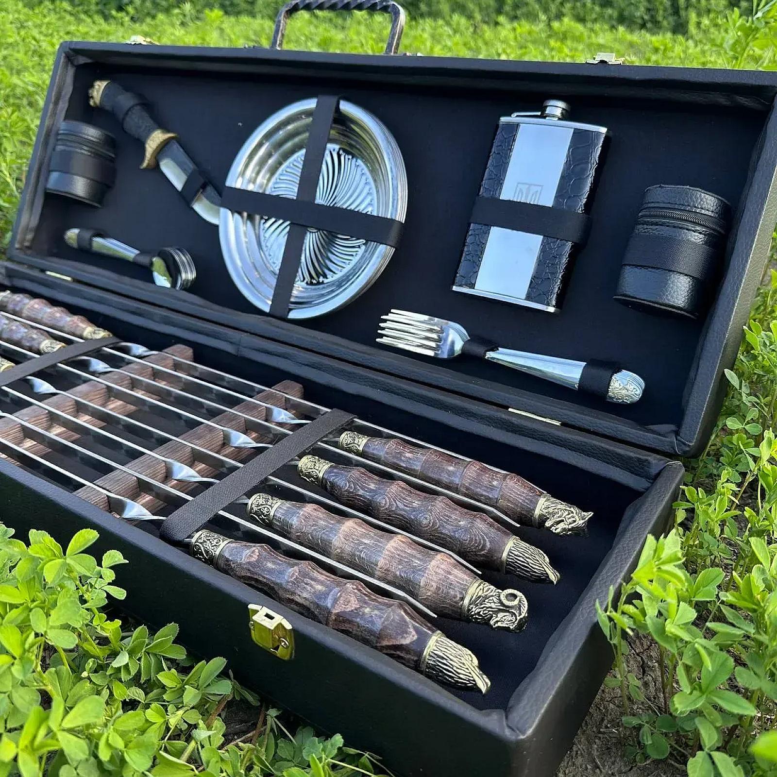 «СКІФ» — дерев’яний кейс із набором шампурів