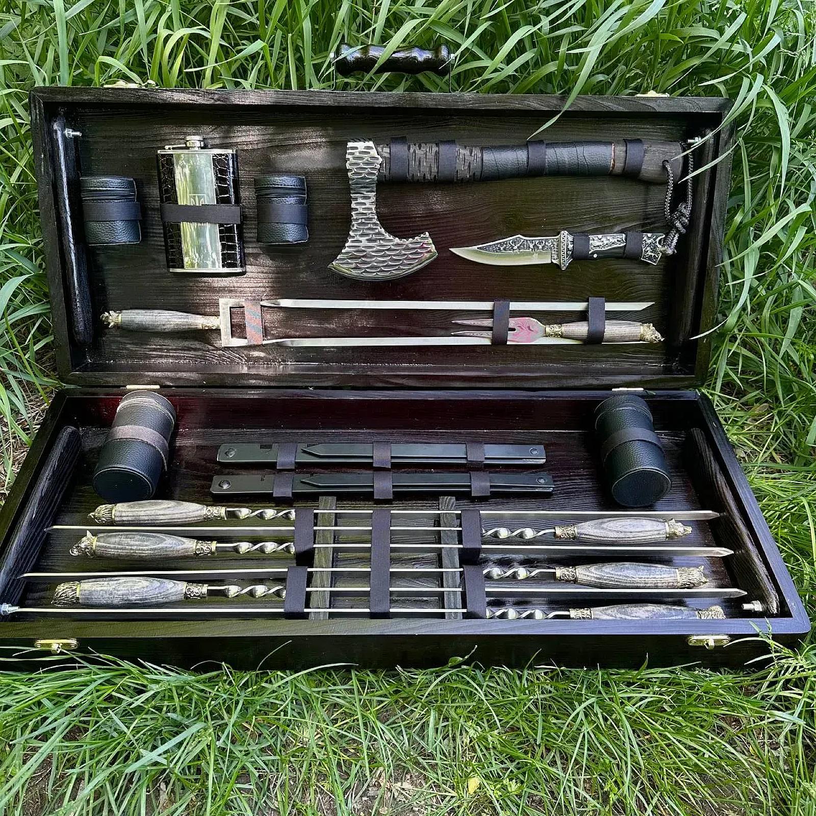 Набір шампурів "ДИПЛОМАТ" у дерев'яному кейсі