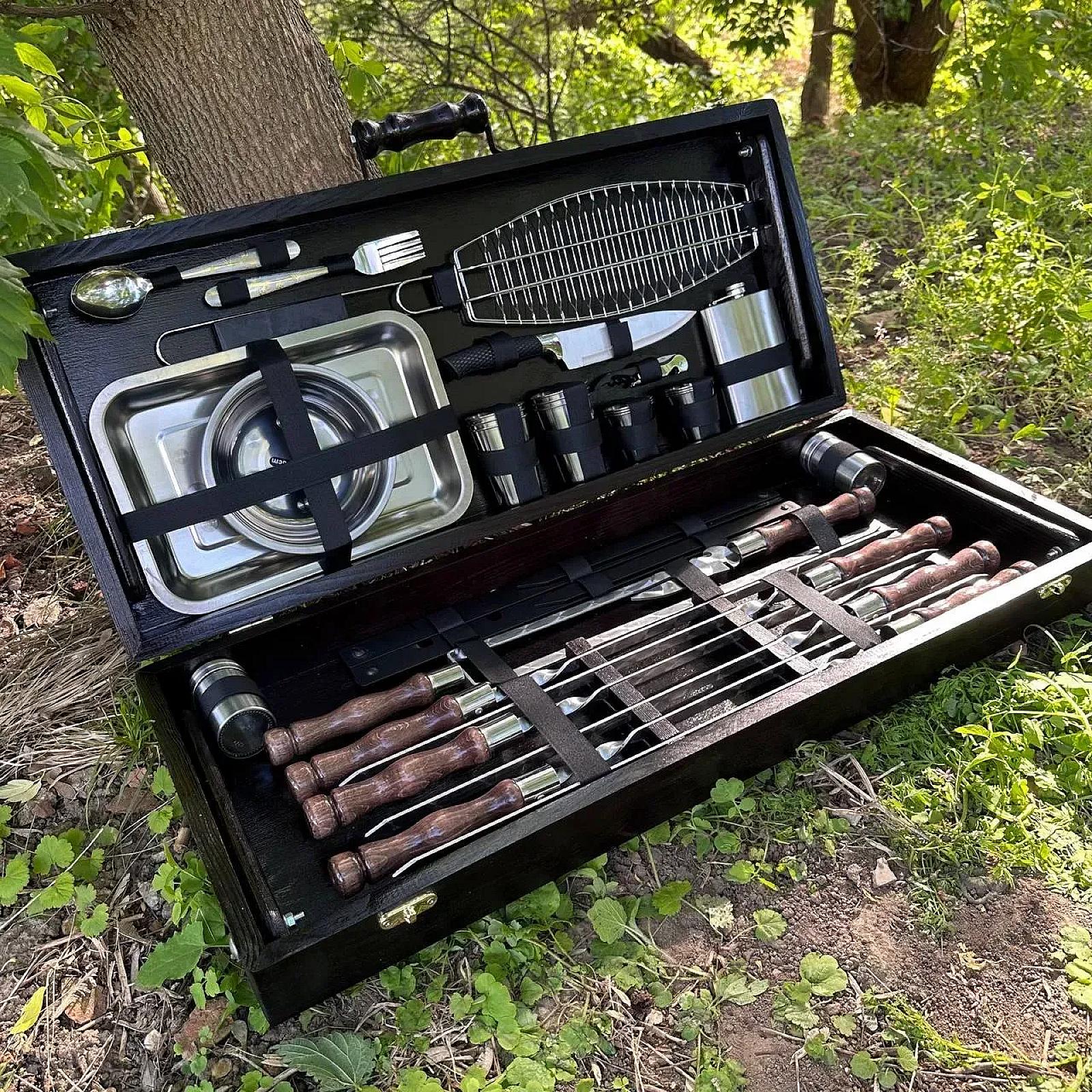 Дерев’яний кейс "ФОРД" з набором шампурів