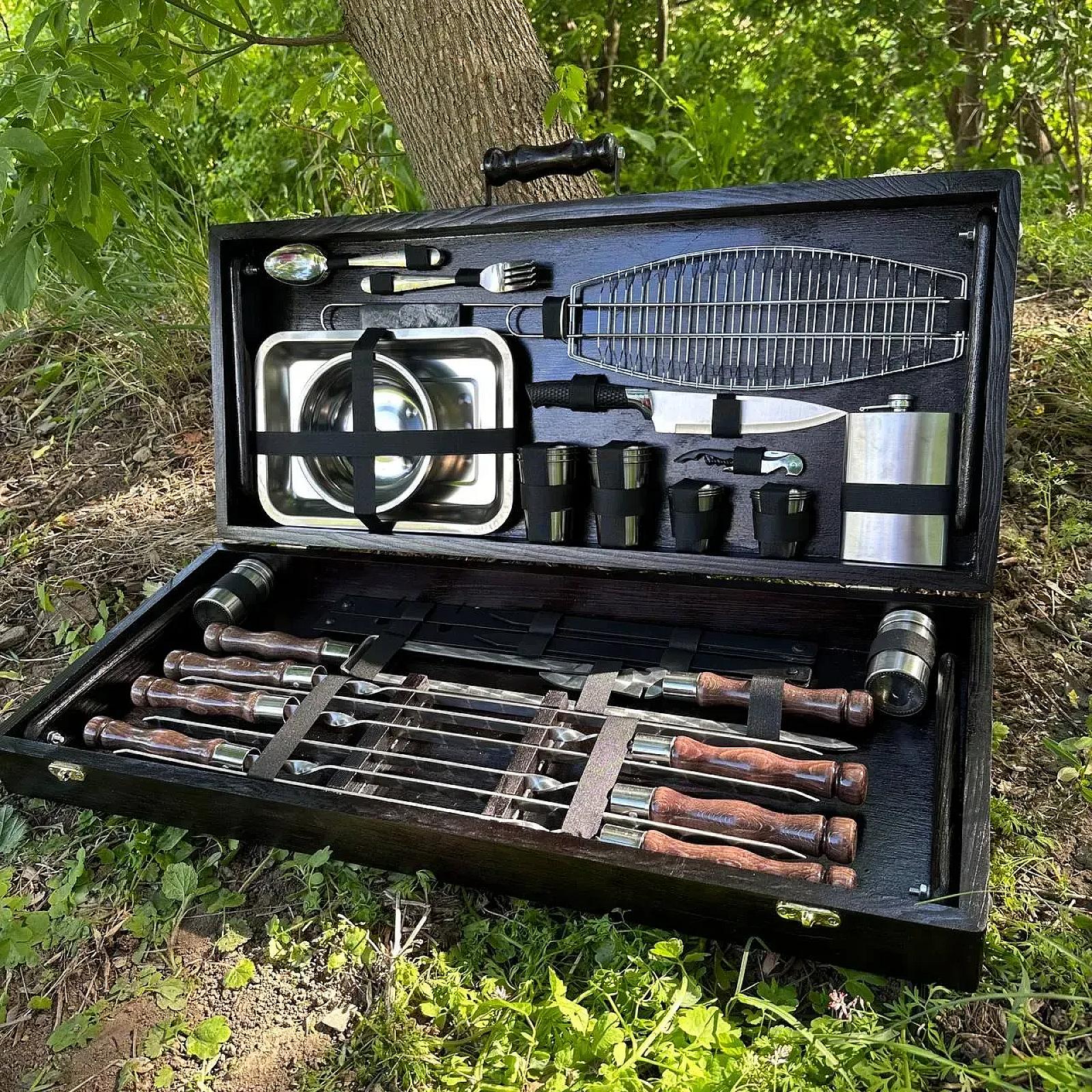 Дерев’яний кейс "ФОРД" з набором шампурів